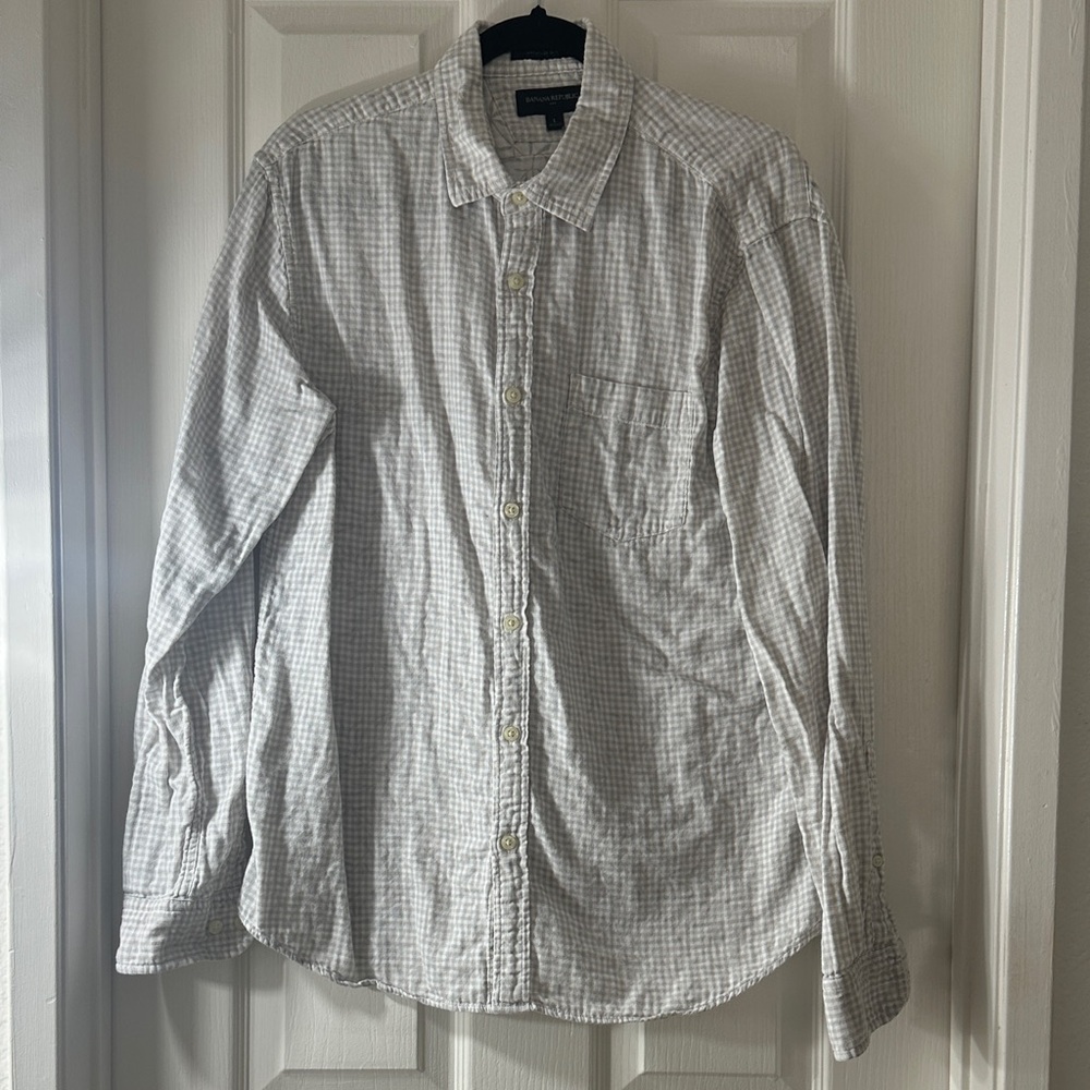 Banana Republic White and Gray Checked Button-Down Shirt